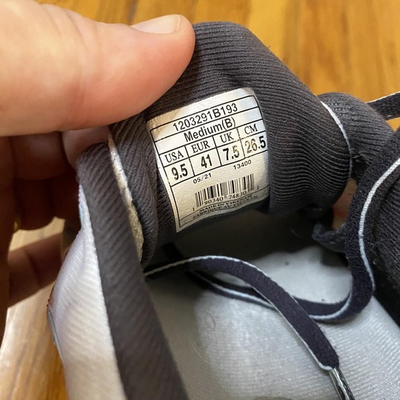 Brooks Adrenaline GTS 21 Running Shoes Womens Size 9.5 White Gray 1203291B193 - Picture 10 of 11